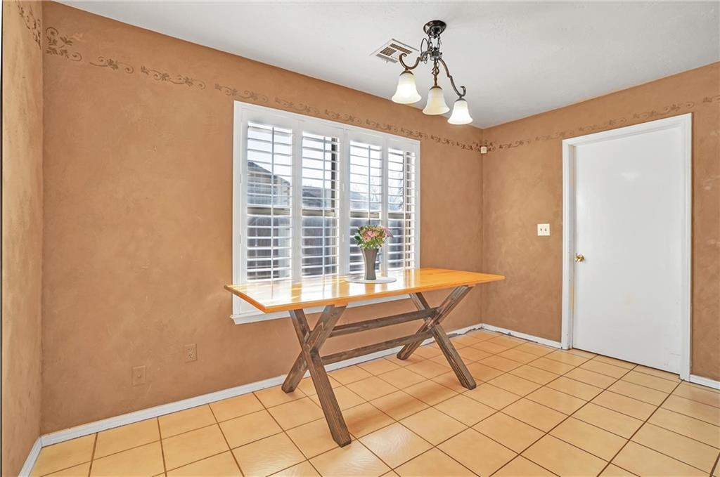 3608 Kings Way Property Photo 25