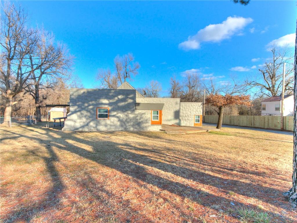 2812 N Henney Road Property Photo 44