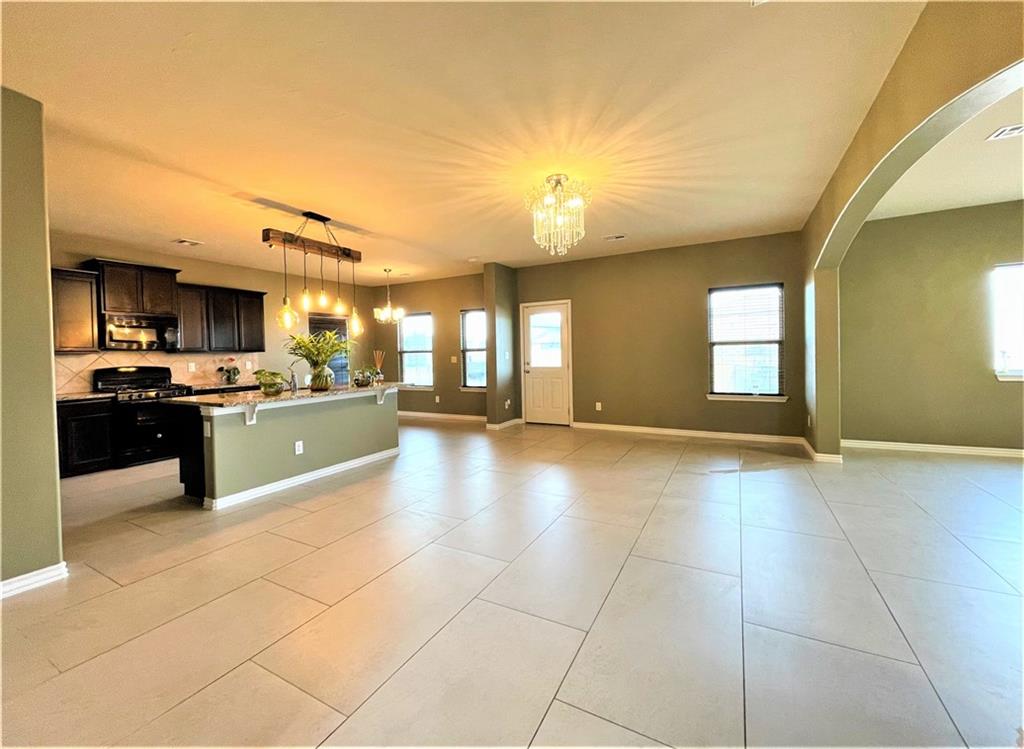2429 Dora Place Property Photo 6