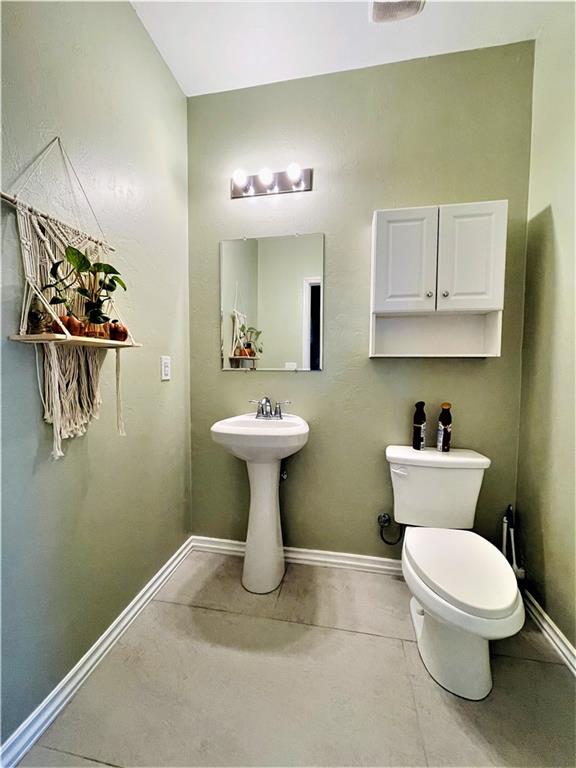 2429 Dora Place Property Photo 9