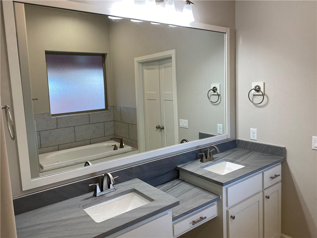 7232 Nw 152nd Street Property Photo 12