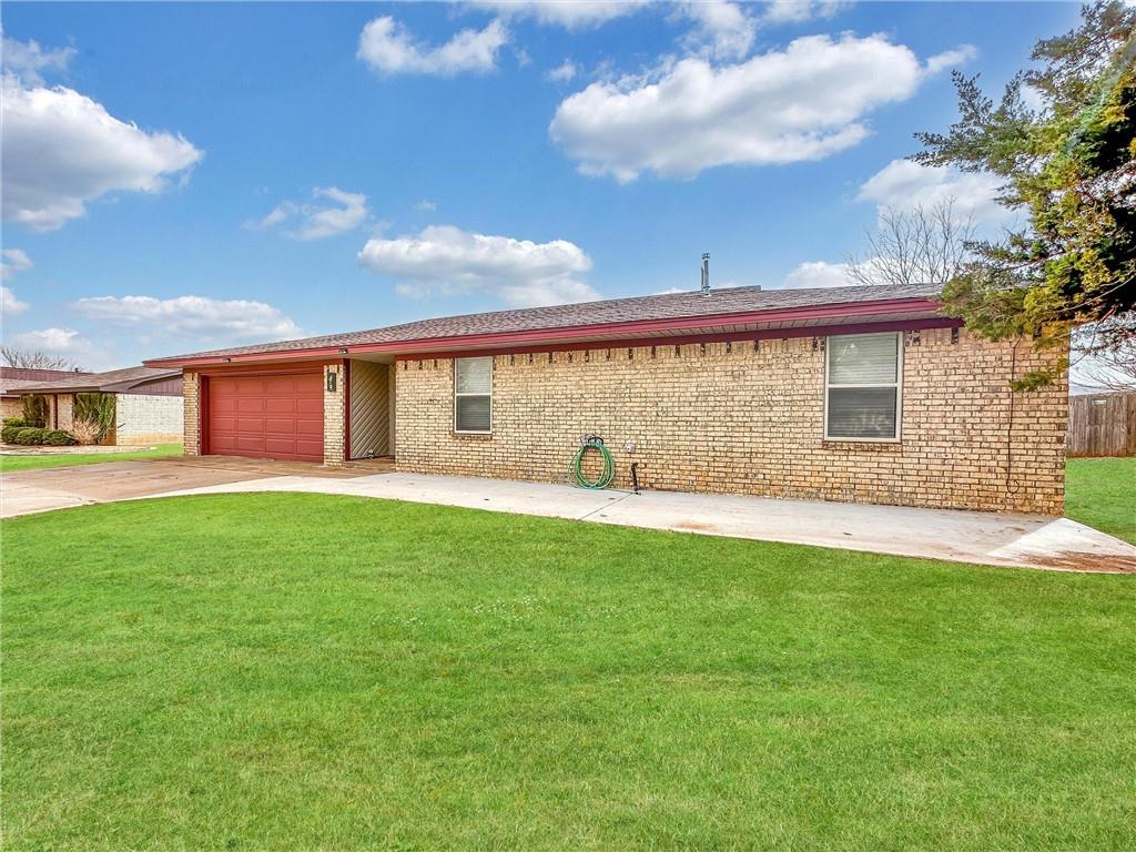 1108 S Trail Drive Property Photo 3