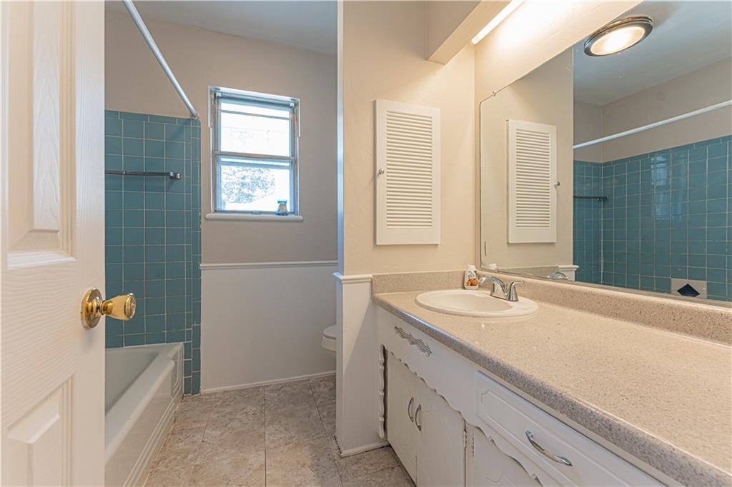 5531 Nw 37th Street Property Photo 17