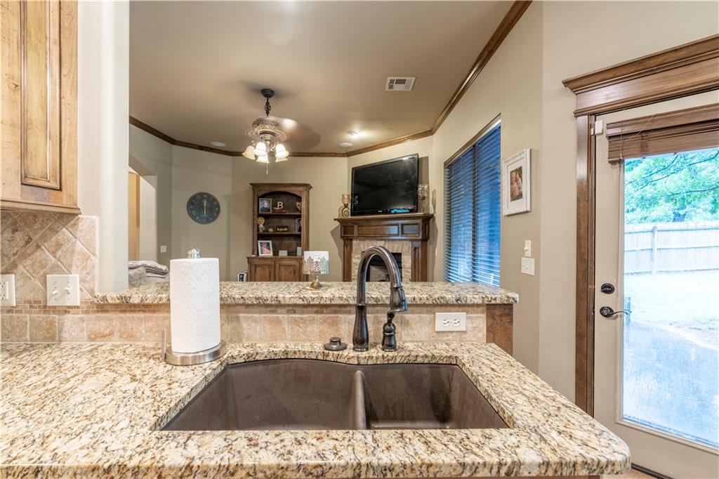 8275 Elk Grove Property Photo 10