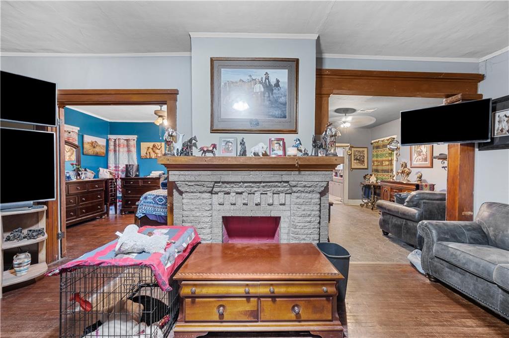 1633 Birch Street Property Photo 3
