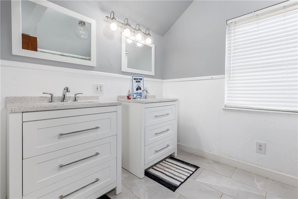 11311 Jeffords Avenue Property Photo 16