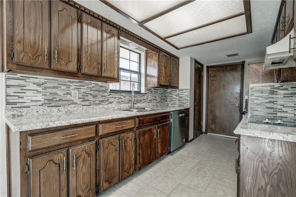 2608 Summerfield Drive Property Photo 15