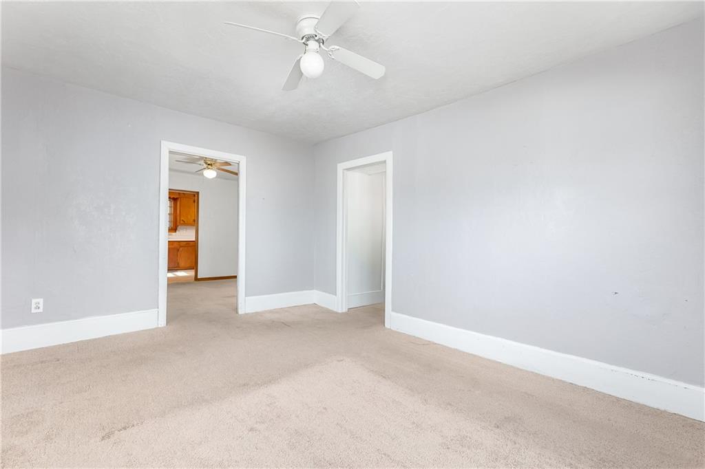 227 W Delaware Street Property Photo 12