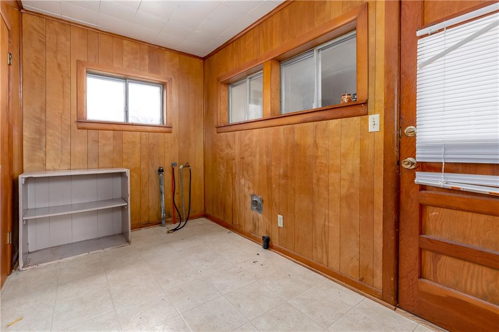 227 W Delaware Street Property Photo 16