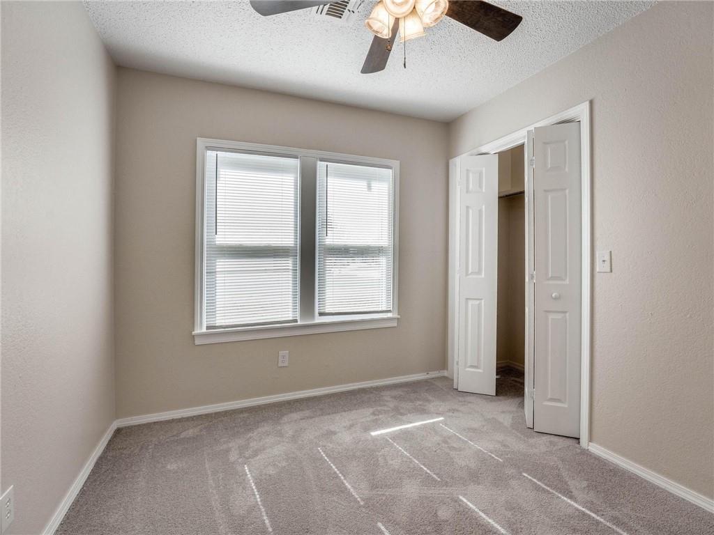 637 N Broadway Avenue Property Photo 20