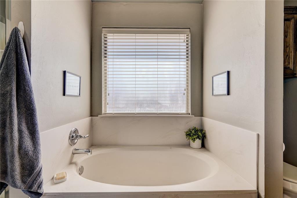 17016 Woodvine Drive Property Photo 25