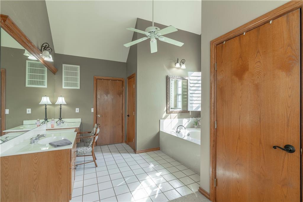 8025 E Triplett Road Property Photo 16