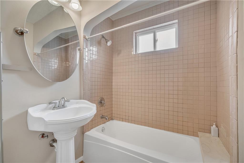 937 Ne 20th Street Property Photo 23