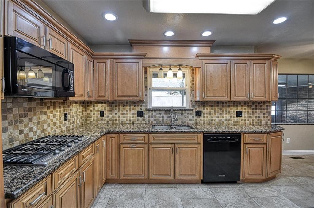 10800 Mantle Drive Property Photo 23
