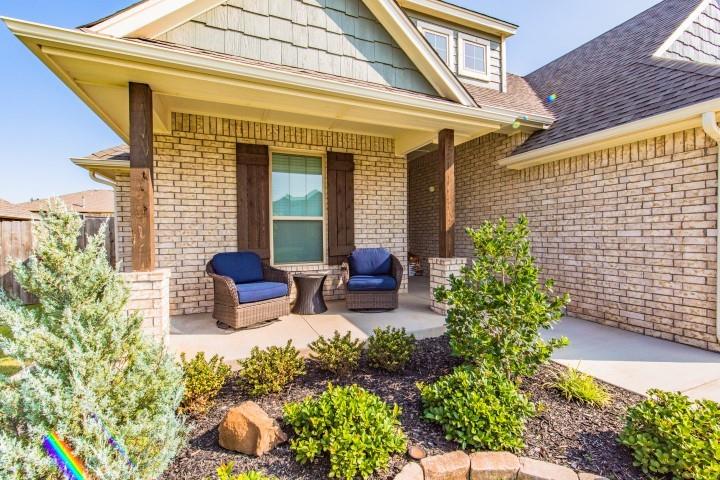 313 Perth Drive Property Photo 6
