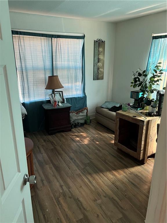 2221 N Missouri Avenue Property Photo 8