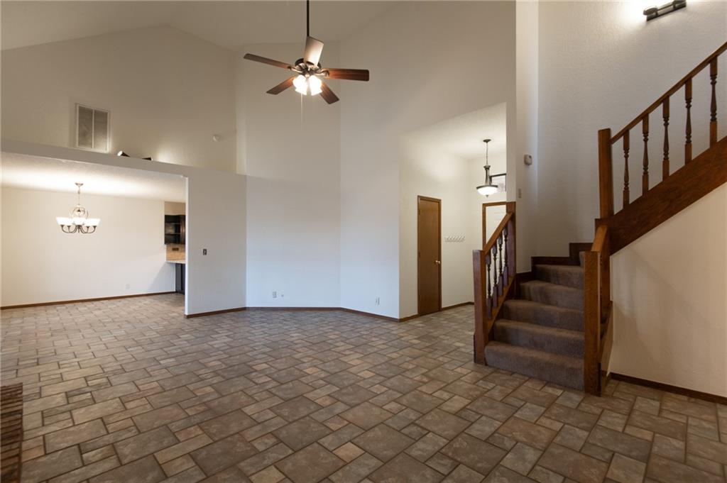 17712 Iron Lane Property Photo 7