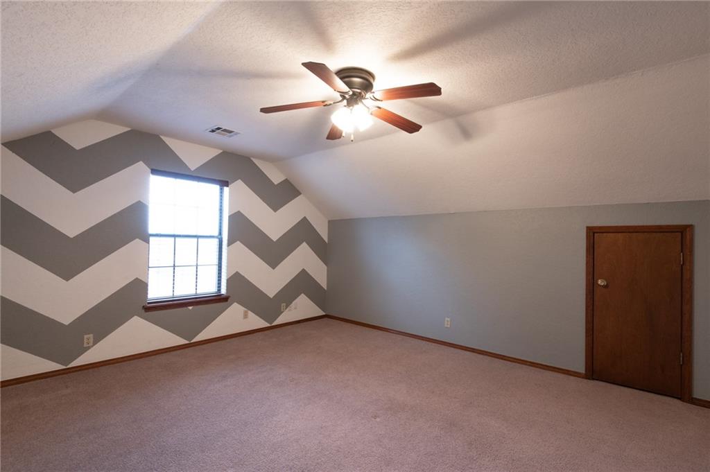 17712 Iron Lane Property Photo 32