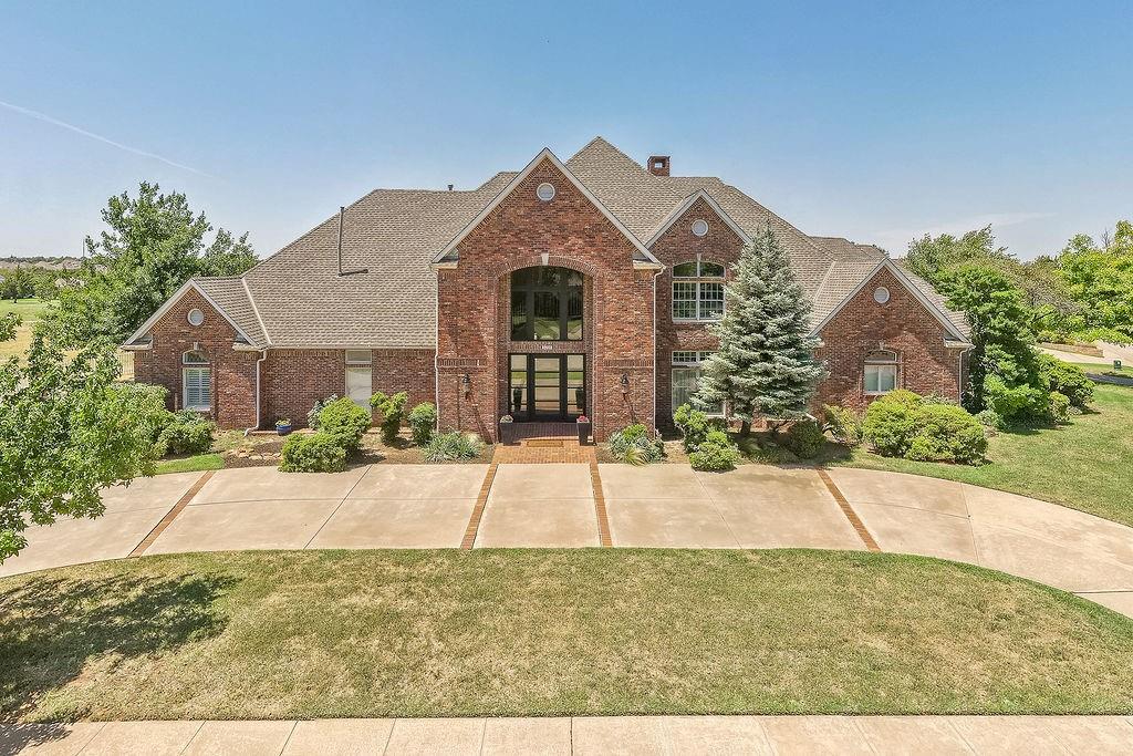 5701 Country Club Drive Property Photo