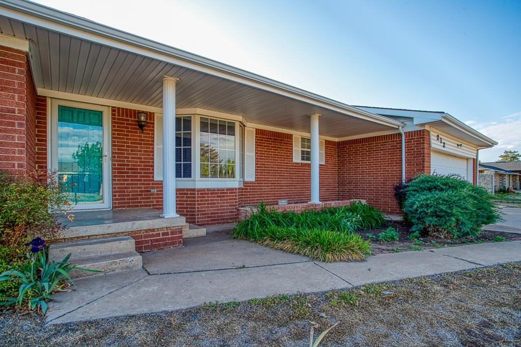 212 N Elm Street Property Photo