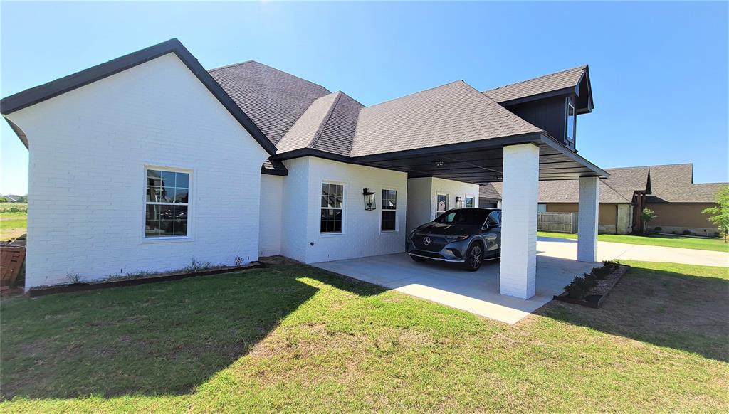 108 Tralee Court Property Photo 3