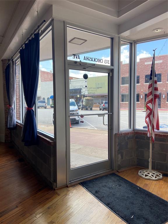 313 W Chickasha Avenue Property Photo 9