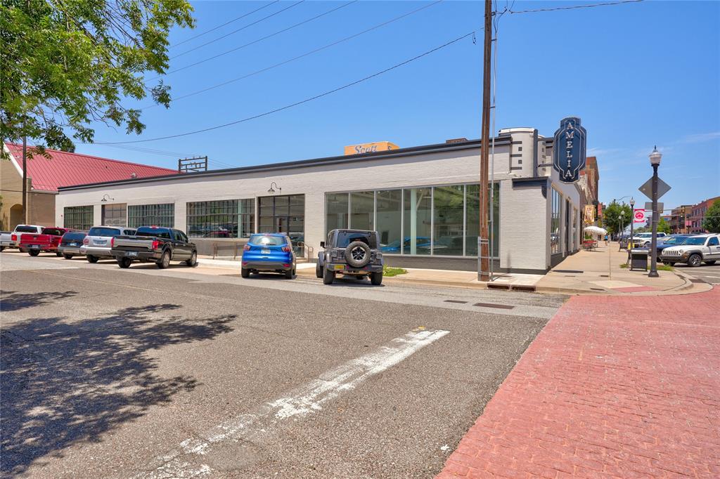 801 N Broadway Avenue Property Photo 11