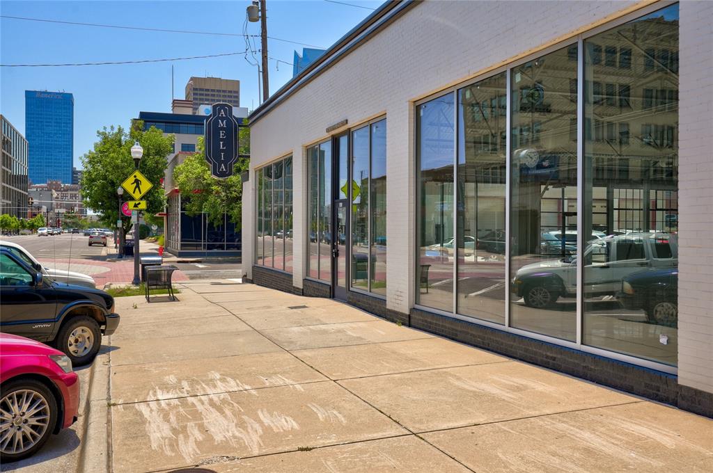801 N Broadway Avenue Property Photo 14
