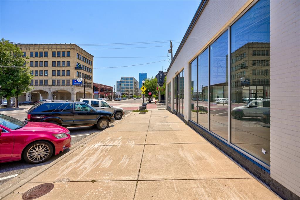 801 N Broadway Avenue Property Photo 15