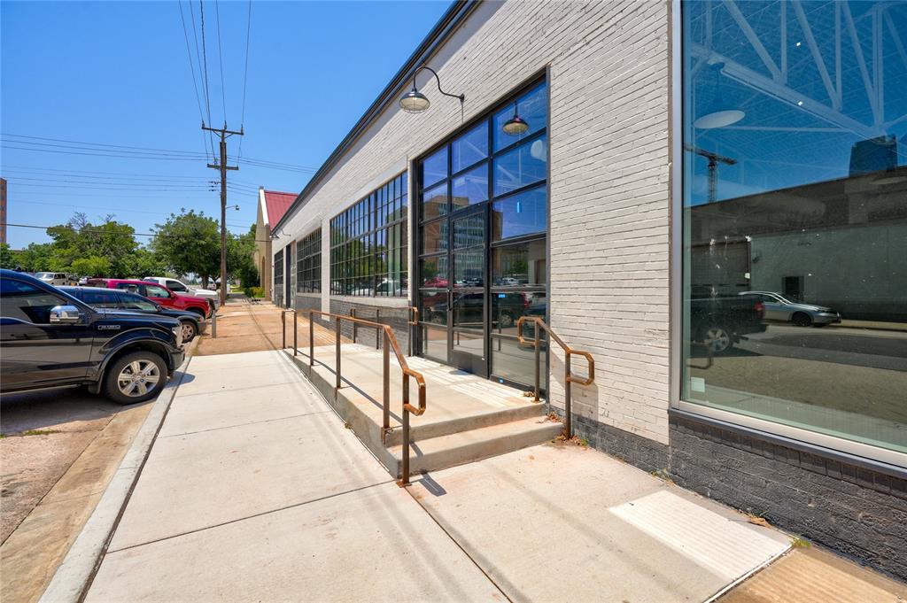 801 N Broadway Avenue Property Photo 16