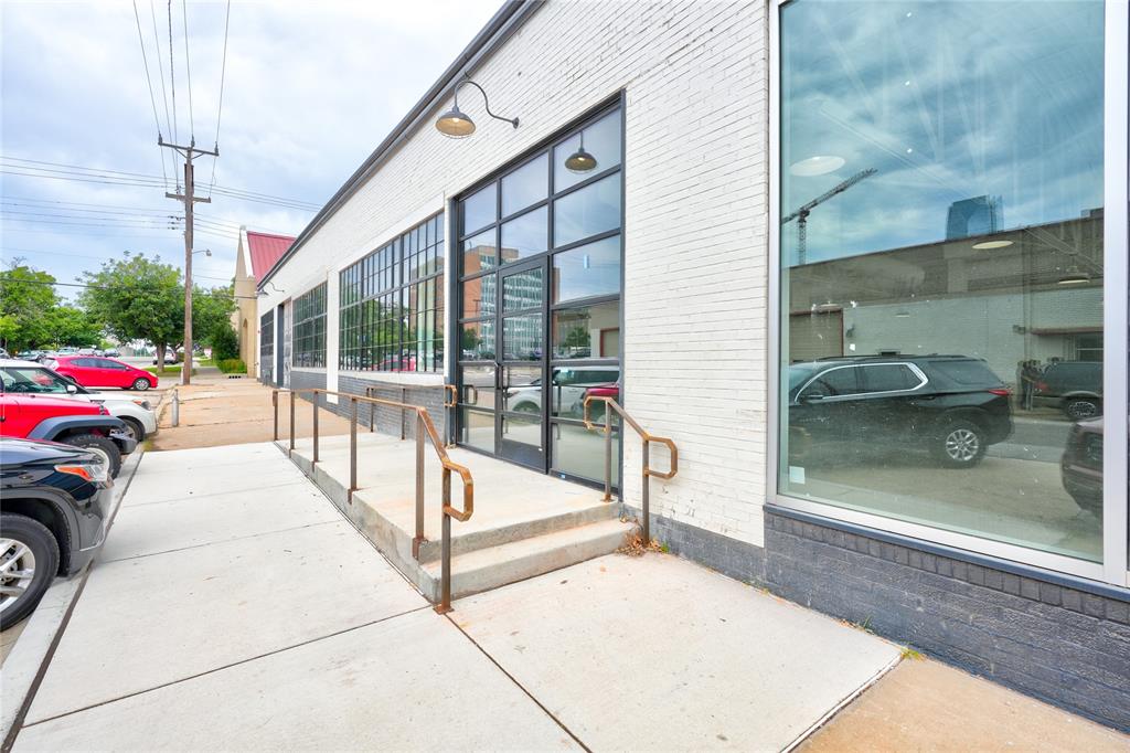 801 N Broadway Avenue Property Photo 22