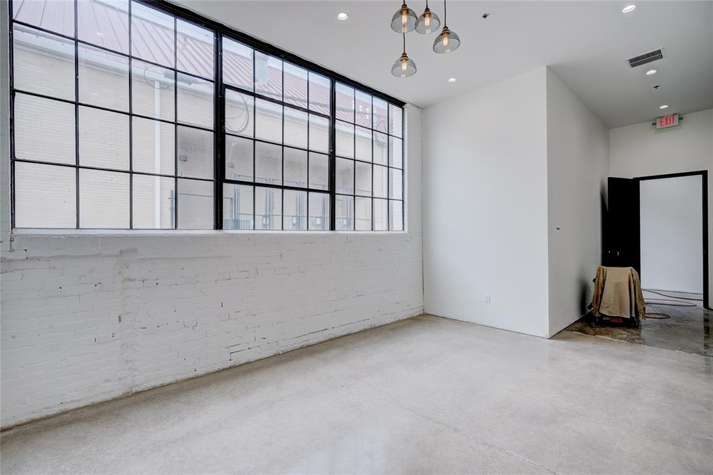801 N Broadway Avenue Property Photo 24