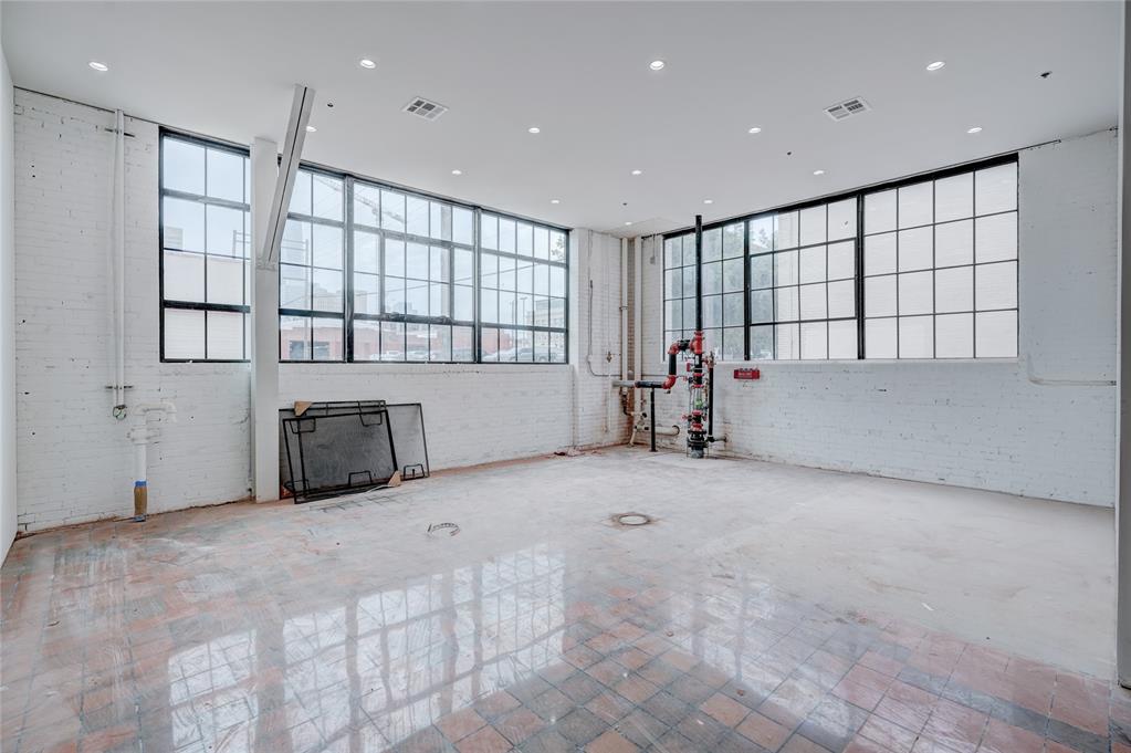 801 N Broadway Avenue Property Photo 25