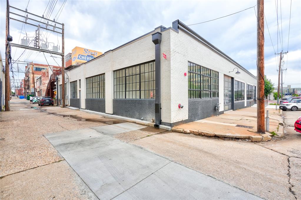 801 N Broadway Avenue Property Photo 26
