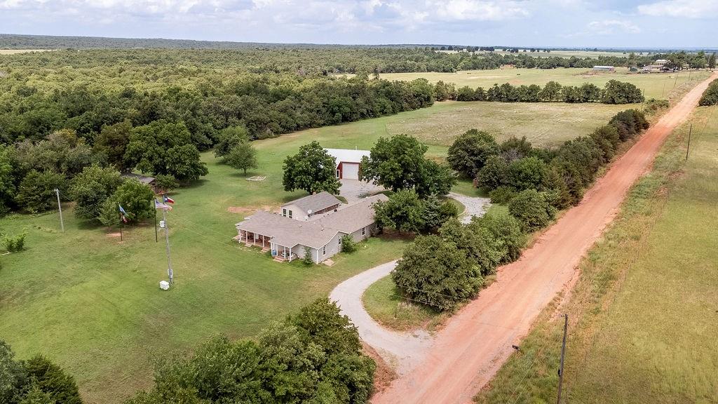 810633 S 3320 Road Property Photo 2