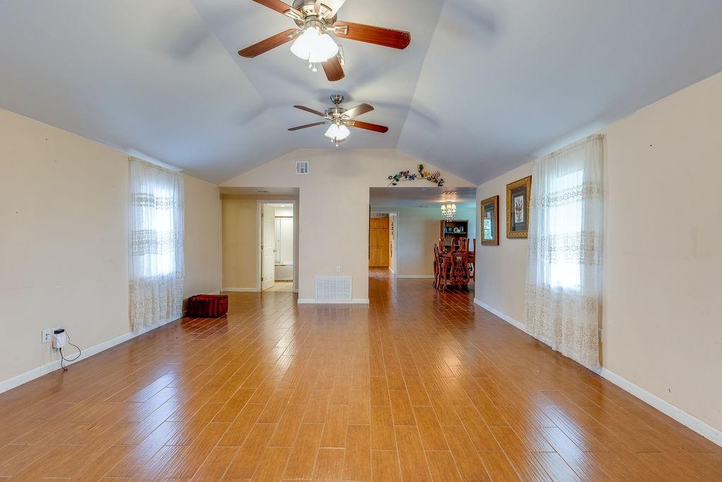 810633 S 3320 Road Property Photo 8