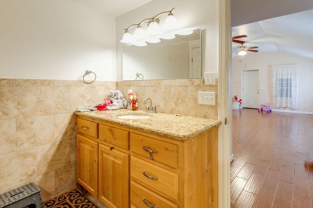 810633 S 3320 Road Property Photo 11