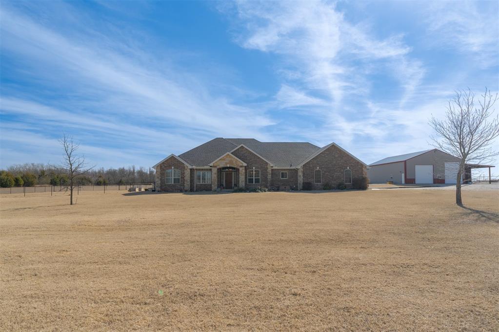 1382 E Redbud Road Property Photo