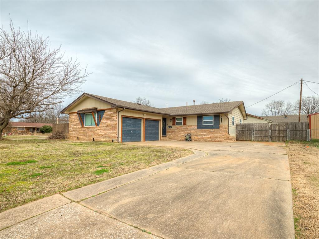 1952 Oakridge Drive Property Photo 1