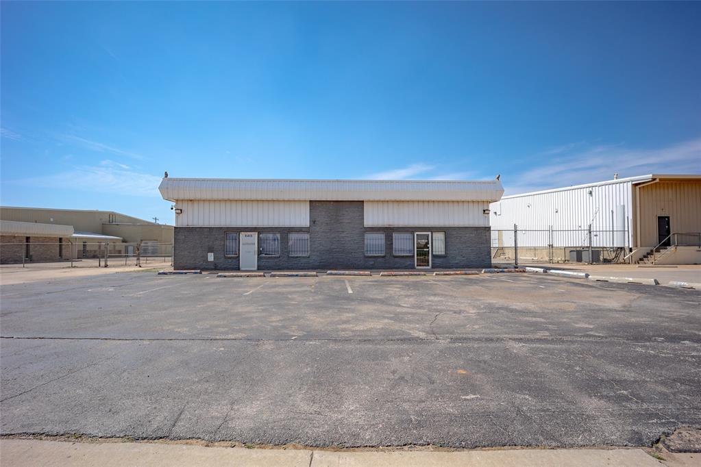 6415 S Interstate 35 Service Road Property Photo