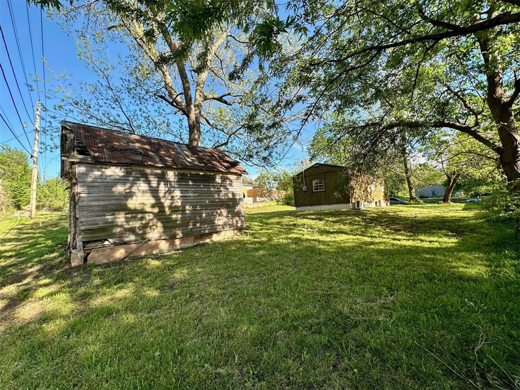 325 E Broadway Property Photo 14