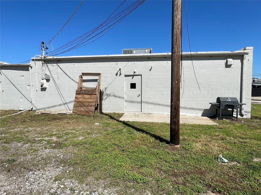 938 N Flood Avenue Property Photo 31