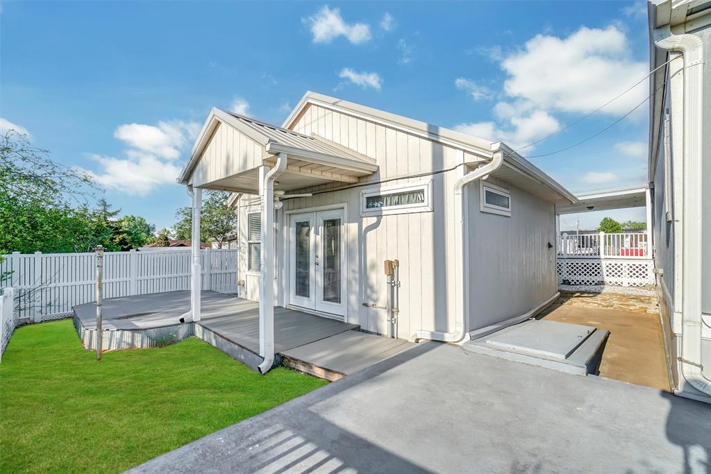 128 Wood Street Property Photo 3