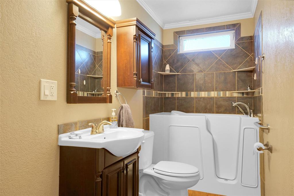 128 Wood Street Property Photo 23