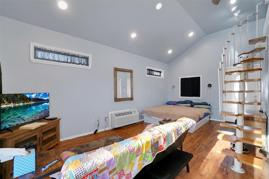 128 Wood Street Property Photo 34