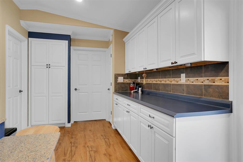 128 Wood Street Property Photo 38