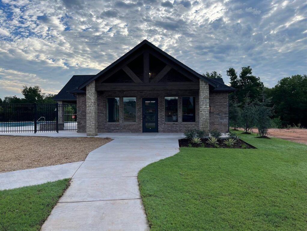 4100 Emery Drive Property Photo 10