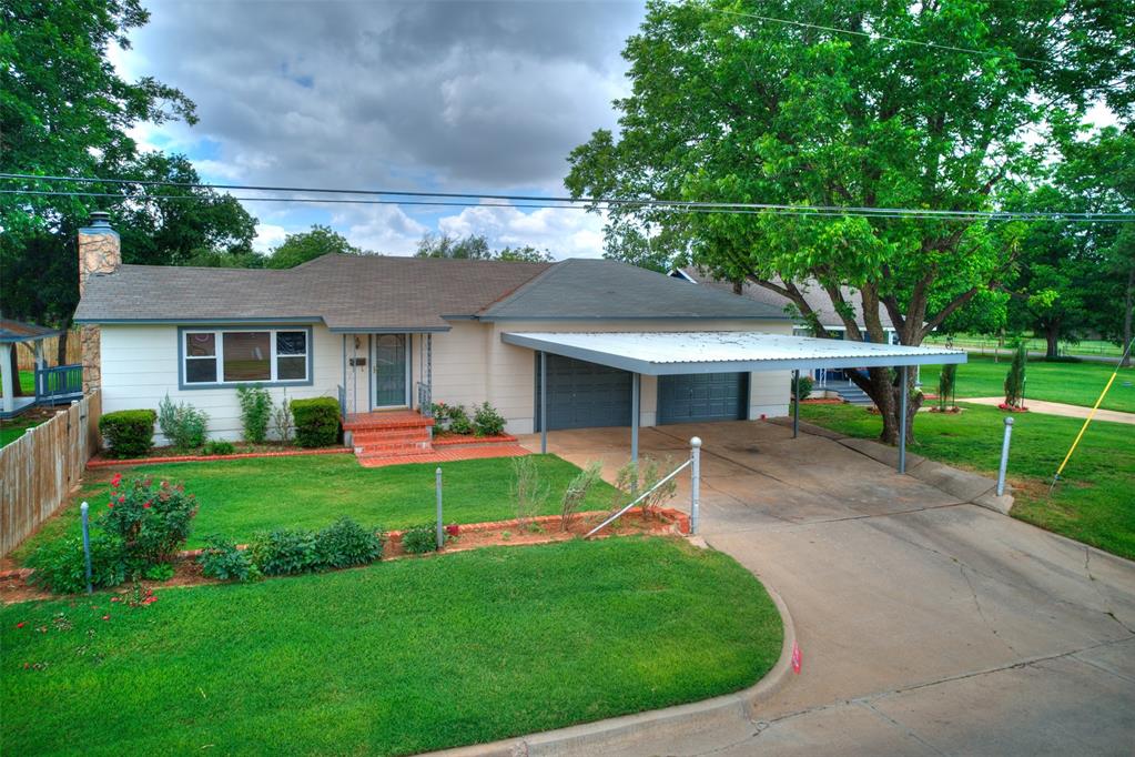 1915 S Mansfield Avenue Property Photo 3