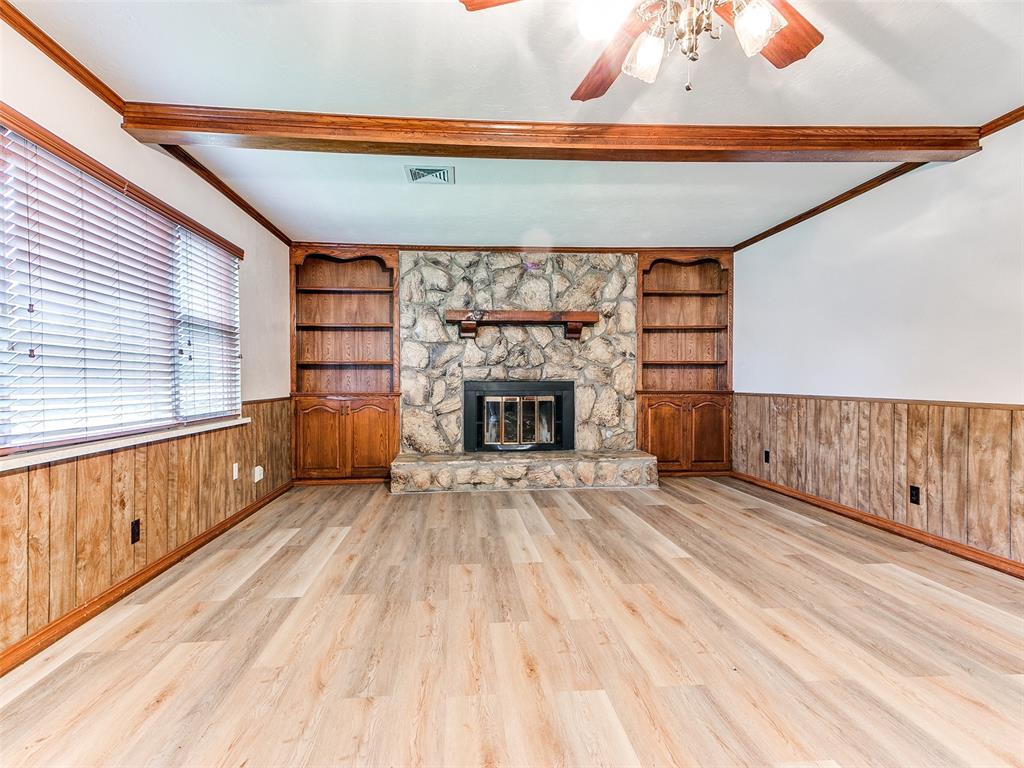 1915 S Mansfield Avenue Property Photo 7