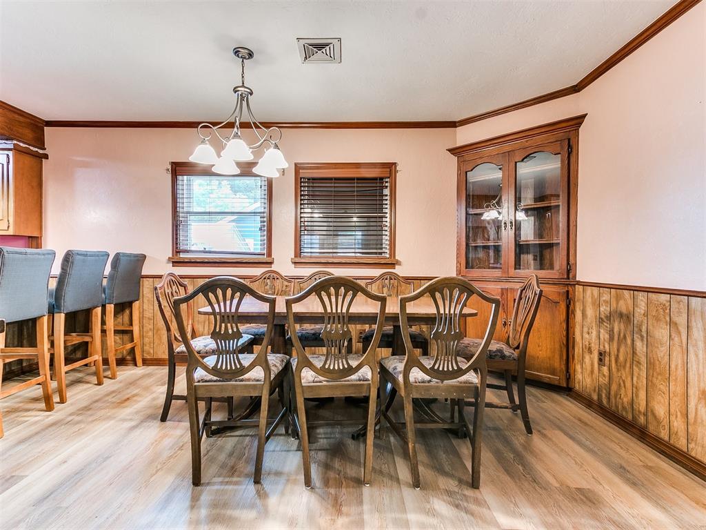 1915 S Mansfield Avenue Property Photo 10
